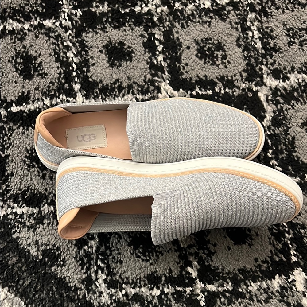 UGG Gray Flats with Ribbed Texture and Flexible Sole